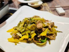 酸菜炒猪腰-七寸飝大饭店(马场店)