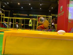 -蹦蹦跳跳(新奥购物中心店)