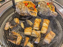 -围炉肉舍•炭烤活鳗•丹东海鲜烤肉(步行街店)