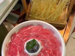 -洪氏嗨捞·广东猪肚鸡·椰子鸡火锅(西咸万象城店)