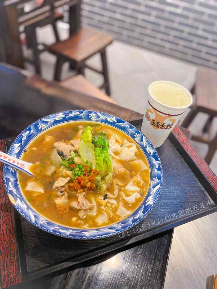 当当石磨粉(人和世贸广场店)-"位于世贸广场三楼,环境不错,不管是摆设