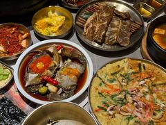 -草家酱蟹炭火烤肉店(珲春南路一店)