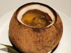 原只椰炖乌鸡汤-汤城小厨•粤菜•靓汤(金宝街店)