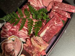 -铭牛烧肉·和牛海鲜自助(高新月牙湖店)