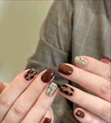 -赢韵美甲美睫瑞士净斑中心