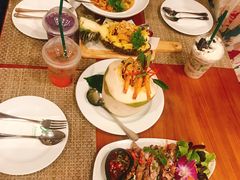 -Chom Cafe and Restaurant