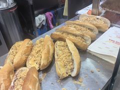 -Bánh Mì Huynh Hoa