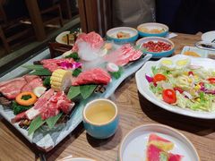 -明洞阿姨·韩式酱蟹烤肉·创意料理(三元桥店)