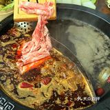 五一还去什么重庆，来青岛这家“戏精火锅店”