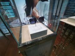 -LensCrafters亮视点·OAKLEY精选(静安嘉里中心店)