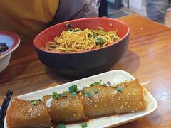 -爆炸头阿姨小四川正宗川味小吃(无任何分店)