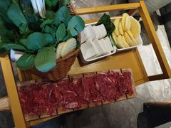-野山舂·贵州现舂酸汤牛肉(民生路店)