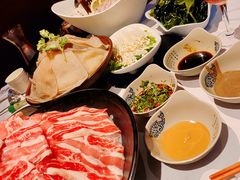 -泓炙颐凤鲜海鲜火锅料理(桐乡店)