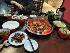 -虾弄弄海派小龙虾·牛羊蝎子火锅