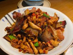 土萝卜干炒土腊肉-吃饭皇帝大土家民族菜(正大广场店)