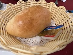 黄油面包-红房子西菜馆(淮海中路店)