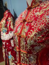 -觅白婚纱礼服馆