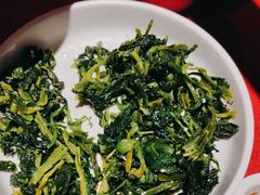 凉拌油菜尖-龙巢盱眙龙虾·牛蛙·烧烤宵夜(八卦岭店)