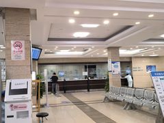 -上海大学附属上海和平眼科医院