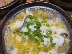 -有红鸡毛店·砂锅菜(抚琴夜市店)