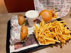 -The Habit Burger Grill 哈比特汉堡(复兴soho店)