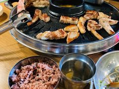 -江南猪肉商会无限续吃(弘大店)