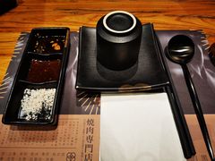 餐具摆设-黑牛の店·和牛烧肉(大悦城店)