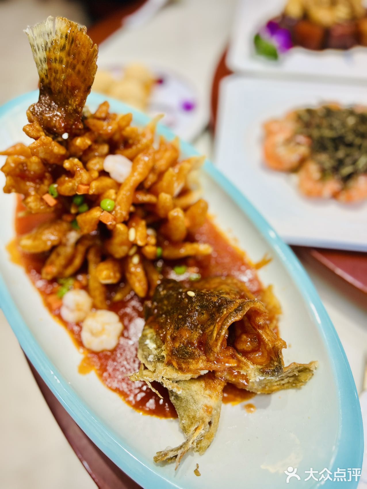 逛泗泾古镇，吃老克勒上海菜[点赞]