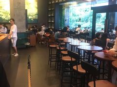 大堂-星巴克臻选(深圳皇庭广场分店)