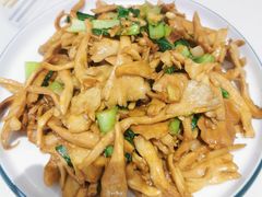 -何适山庄 ·可团建(水长城P2停车场店)