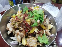 -丹水桥地锅鱼·翘嘴鲌·地方特色全鱼宴(丹江口大坝店)