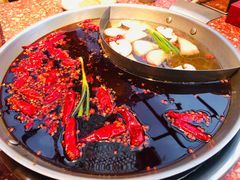 红油菌汤锅底-纸盐河码头火锅(十八梯店)