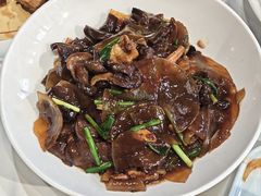 -乔家小院•非遗驴肉•青岛菜(滨河路店)
