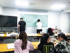 -环亚琅文现代英语·青少·雅思托福·成人英语