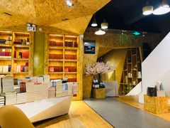 -新华里咖啡书吧(新华书店小寨店)