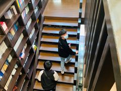 -钟书阁(松江泰晤士小镇店)