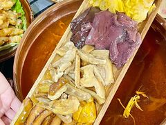 -阿山卓·野生菌火锅·纳西火塘烤肉