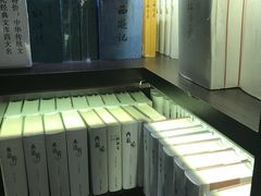 -钟书阁(松江泰晤士小镇店)