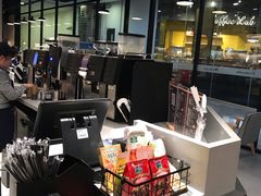 -瑞幸咖啡(巴黎春天陕西路店)
