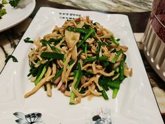 -蔼若春.传承三十年云南菜(金碧公园店)