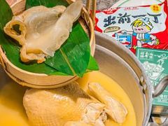 -禄婶鸡煲·打边炉