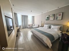 -南宁世纪君悦大酒店(青秀万达滨湖路地铁站店)