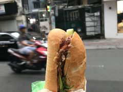 -Bánh Mì Huynh Hoa