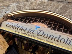 -Gelateria Dondoli