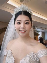 -现代经典婚纱摄影