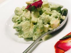 牛油果色拉-蝶园·装修中(BFC外滩金融中心店)