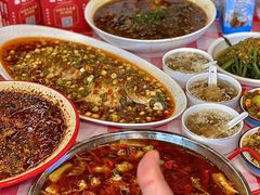 -洪霞餐馆·川菜·鲜货现炒(两江春城店)