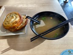 葱油饼-王家沙点心店(西康路店)
