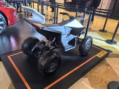 -TESLA 特斯拉(上海太古汇体验店)