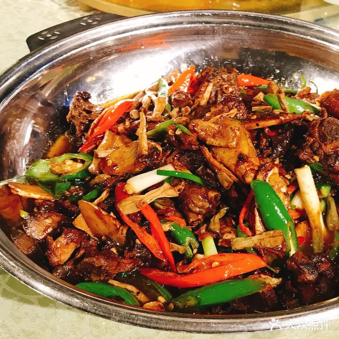 绿厨生态健康餐厅干豆角炒鸭图片 - 第1张